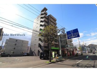 ドエル円山（旧 サ ン コ ー ト 円 山）の物件外観写真